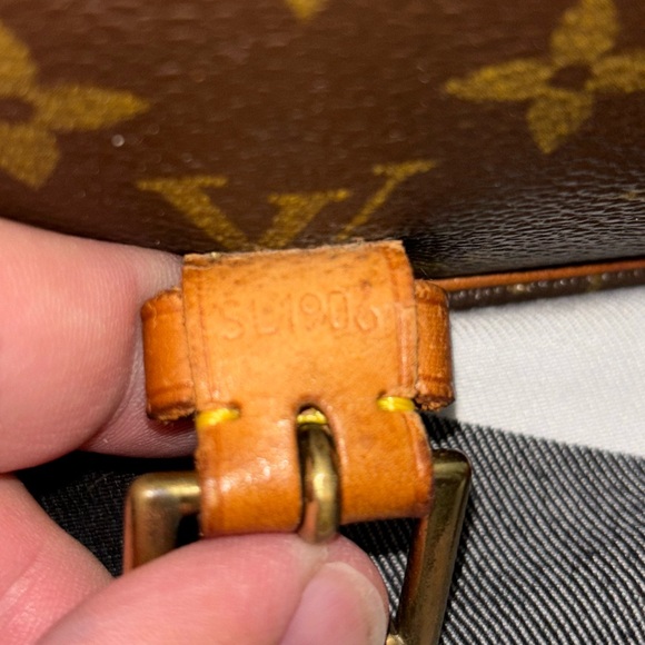 Louis Vuitton Sologne - Picture 8 of 10